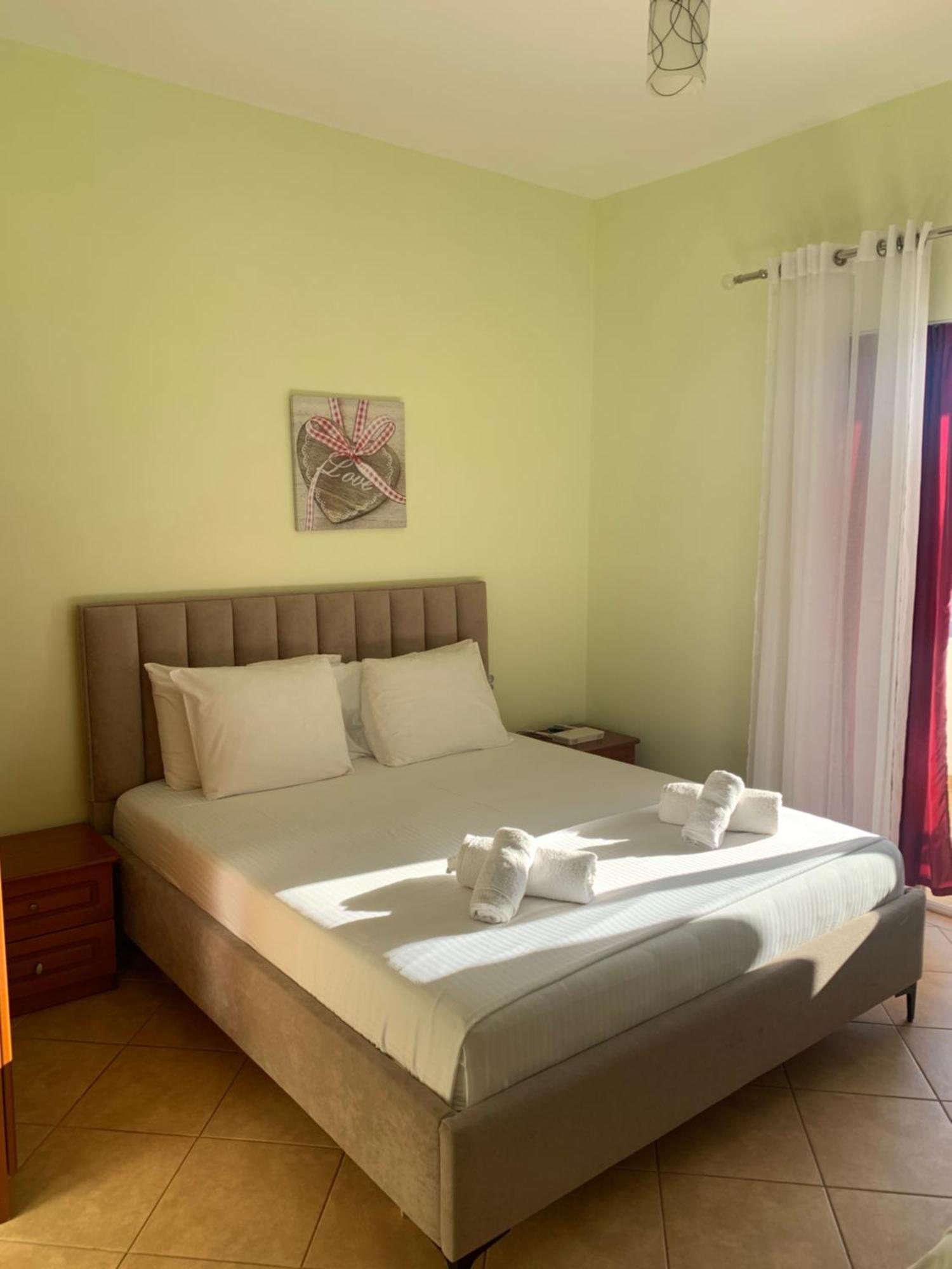 Guest - Sea Breeze Apartments Саранда Экстерьер фото